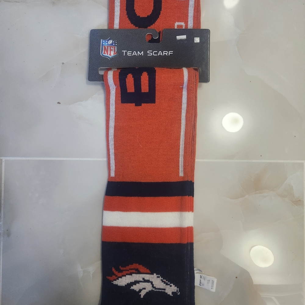NFL Broncos Team Scarf - Picture 3 of 3